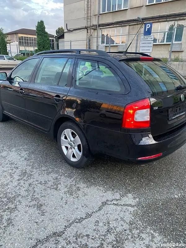 Negru Utilizat 2009 Skoda Octavia Break | 4.990 EUR (Puțin scump) - Imagine 1/4