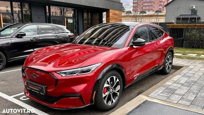 Culoarerosu Utilizat 2022 Ford Mustang Mach-E SUV | 36.980 EUR - Imagine 1/4