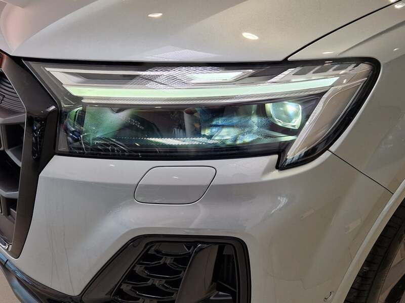 Nouă Audi Q7 S-Line 340 CP (250 kW) 2025 Argintiu  metalic SUV