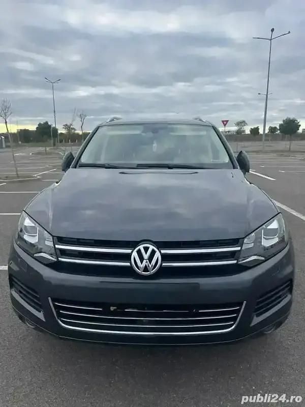 Gri Utilizat 2012 VW Touareg SUV | 13.700 EUR (Super Preț) - Imagine 1/4