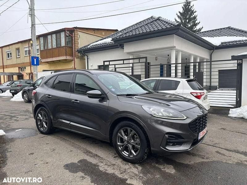 Second-hand Ford Kuga ST-Line X 225 CP (165 kW) 2021 Culoaregri SUV