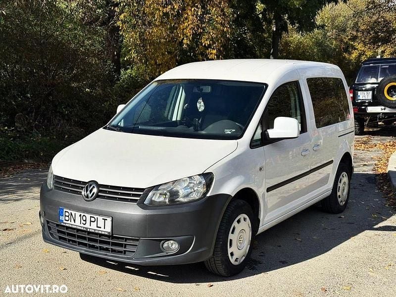 Second-hand VW Caddy Comfortline 102 CP (75 kW) 2012 Culoarealb Monovolum