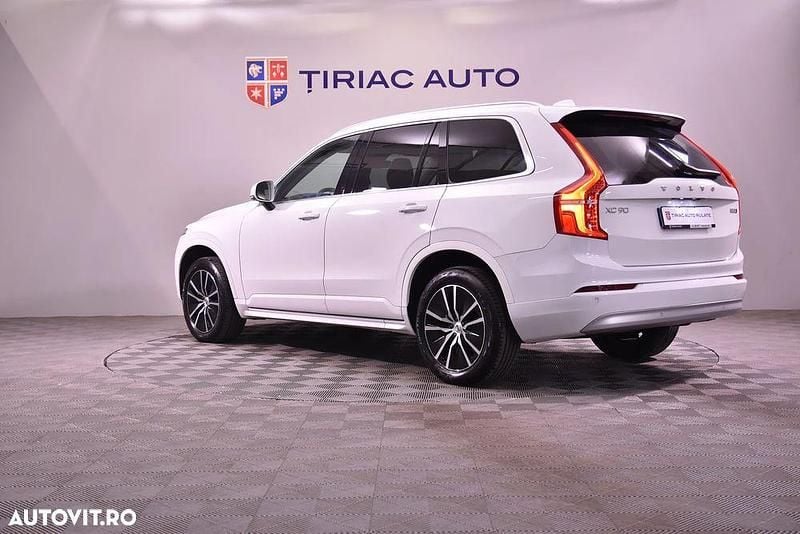Second-hand Volvo XC90 Momentum 235 CP (172 kW) 2022 Culoarealb SUV