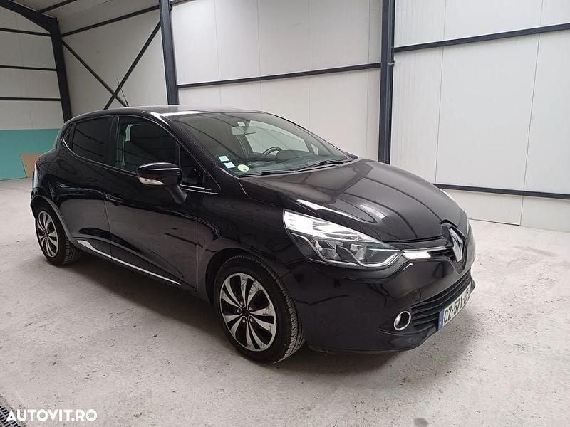Second-hand Renault Clio IV 90 CP (66 kW) 2013 Culoarenegru Hatchback
