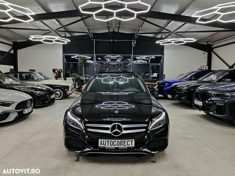 Culoarenegru Utilizat 2018 Mercedes C250 Berlinǎ | 23.500 EUR (Preț OK) - Imagine 1/4