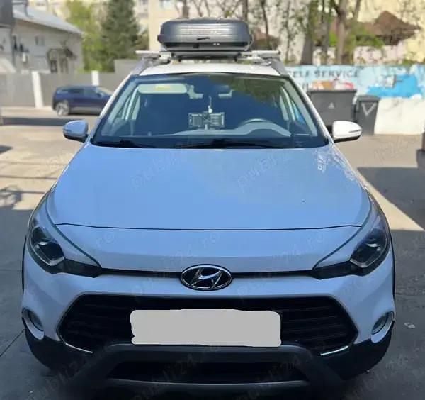 Alb Utilizat 2017 Hyundai i20 Active SUV | 9.980 EUR (Preț OK) - Imagine 1/4