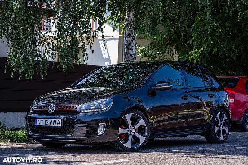 Culoarenegru Utilizat 2011 VW Golf VI GTI Berlinǎ | 7.650 EUR (Preț OK) - Imagine 1/4