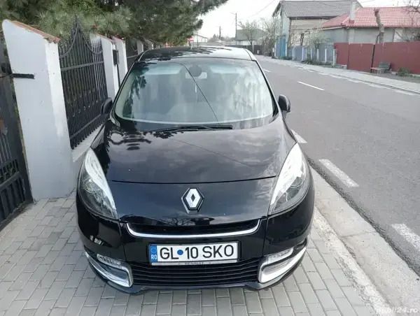 Utilizat 2014 Renault Grand Scénic III Monovolum | 6.150 EUR (Preț OK) - Imagine 1/4