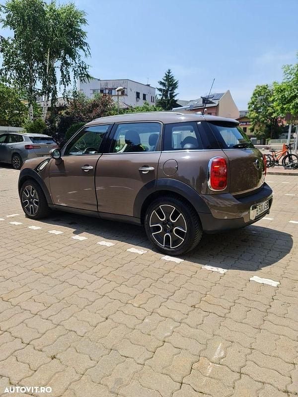 Second-hand Mini Cooper D 112 CP (82 kW) 2012 Culoaremaro Hatchback
