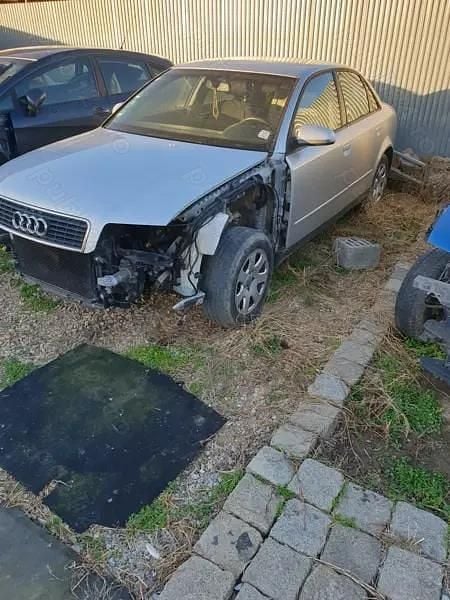 Second-hand Audi A4 130 CP (95 kW) 2001 Berlinǎ