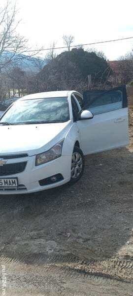 Alb Utilizat 2012 Chevrolet Cruze Berlinǎ | 3.000 EUR (Preț bun) - Imagine 1/4