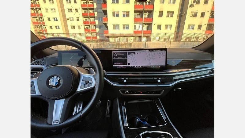 Negru sapphire metalizat Second-hand 2024 BMW X5 Comfort Edition SUV | 77.537 EUR (Scump) - Imagine 1/4