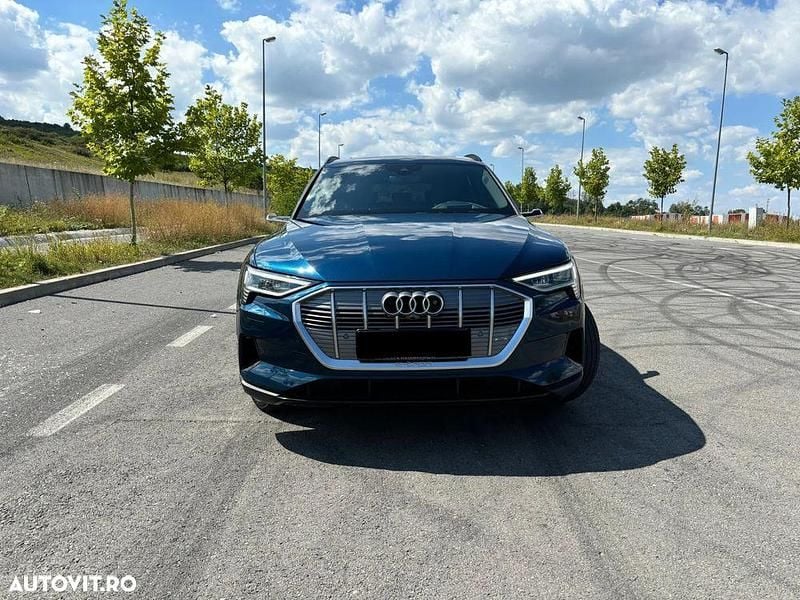 Culoarealbastru Utilizat 2019 Audi e-tron Advanced SUV | 29.900 EUR (Preț bun) - Imagine 1/4