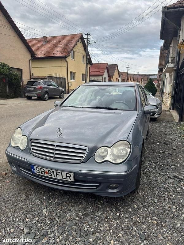 Culoaregri Utilizat 2007 Mercedes C200 Elegance Berlinǎ | 5.900 EUR (Scump) - Imagine 1/4