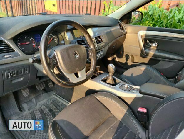 Gri Utilizat 2011 Renault Laguna III Hatchback | 7.000 EUR (Scump) - Imagine 1/4