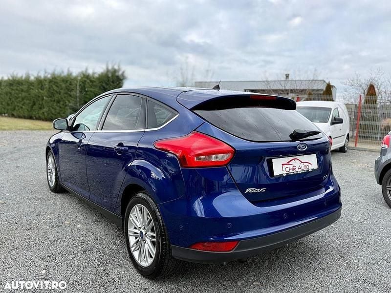 Second-hand Ford Focus Titanium 125 CP (91 kW) 2015 Culoarealbastru Hatchback