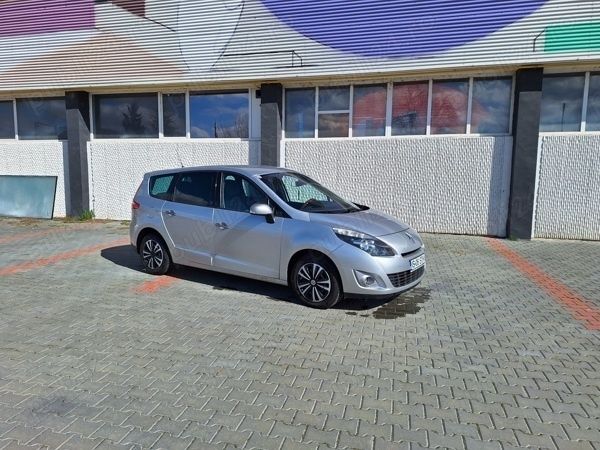 Utilizat 2011 Renault Grand Scénic III Monovolum | 4.100 EUR (Preț OK) - Imagine 1/4