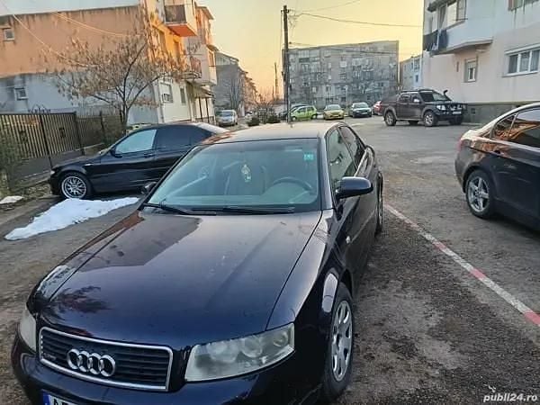 Second-hand Audi A4 131 CP (96 kW) 2003 Berlinǎ