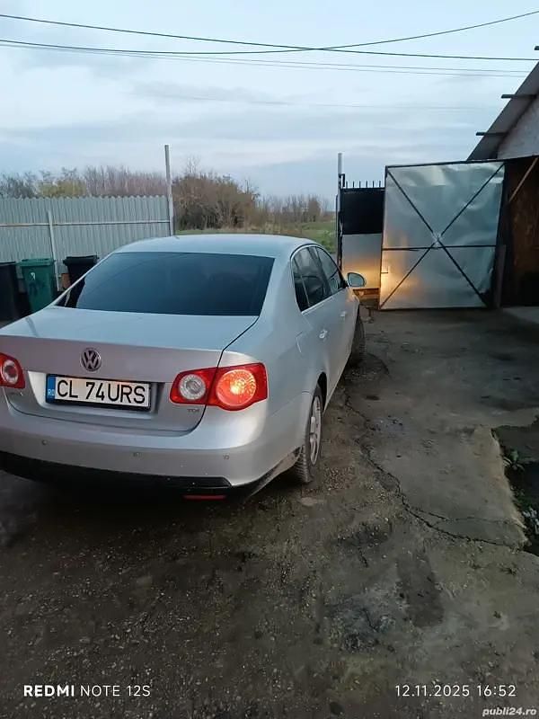 Second-hand VW Jetta 105 CP (77 kW) 2008 Berlinǎ