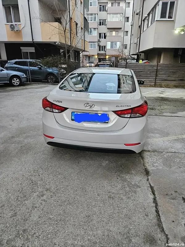 Second-hand Hyundai Elantra 132 CP (97 kW) 2015 Berlinǎ