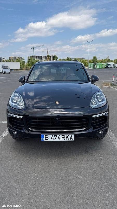 Negru Utilizat 2016 Porsche Cayenne SUV | 33.000 EUR (Preț OK) - Imagine 1/4