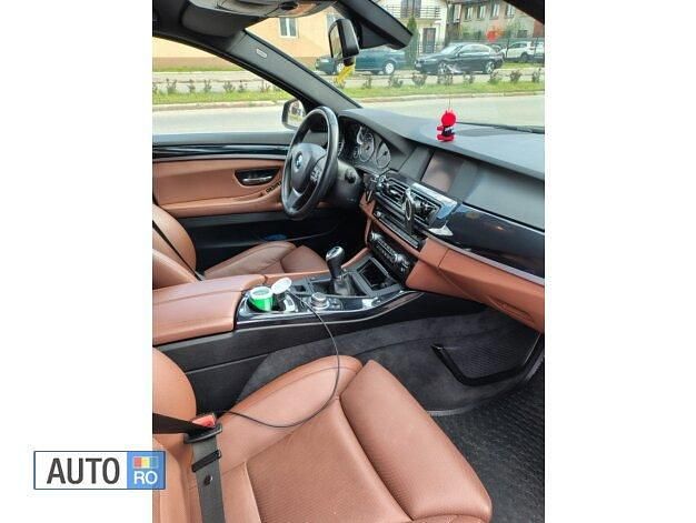 Negru Utilizat 2011 BMW 520 Break | 62.000 EUR - Imagine 1/2