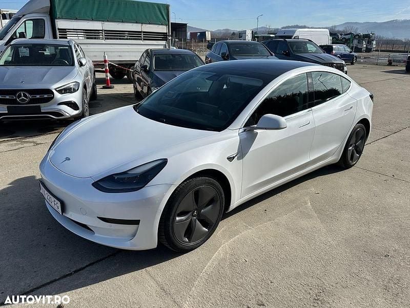 Second-hand Tesla Model 3 Standard Range Plus 239 kW (325 CP) 2020 Culoarealb Berlinǎ