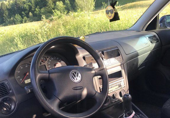 Second-hand VW Golf IV 75 CP (55 kW) 2003 Albastru Hatchback