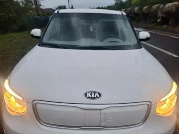 Alb Utilizat 2016 Kia Soul EV Premium SUV | 12.800 EUR - Imagine 1/4