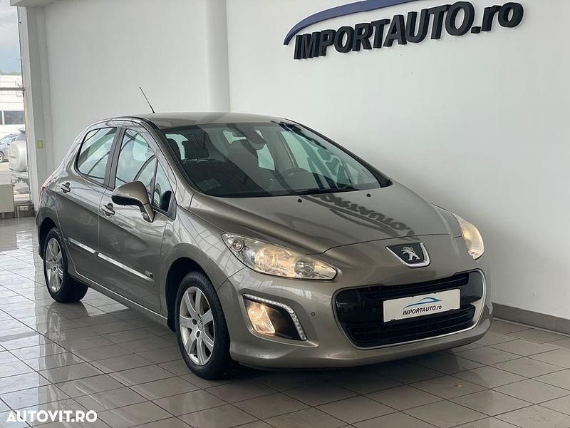Culoaremaro Utilizat 2013 Peugeot 308 Style Hatchback | 4.250 EUR (Preț bun) - Imagine 1/4