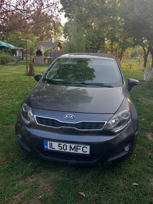 Gri Utilizat 2012 Kia Rio 2 Hatchback | 3.800 EUR - Imagine 1/4
