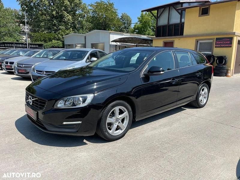 Culoarenegru Utilizat 2017 Volvo V60 Break | 8.999 EUR (Super Preț) - Imagine 1/4