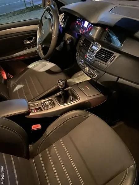 Second-hand Renault Laguna III GT 150 CP (110 kW) 2012 Alb Berlinǎ