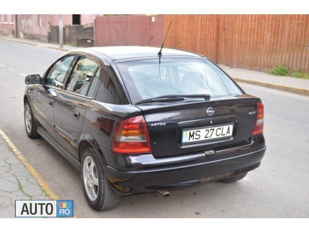 Negru Utilizat 2003 Opel Astra Hatchback | 2.299 EUR - Imagine 1/4