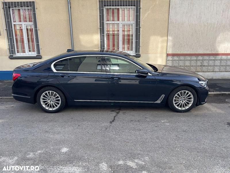 Second-hand BMW 730L 265 CP (194 kW) 2017 Culoarealbastru Berlinǎ