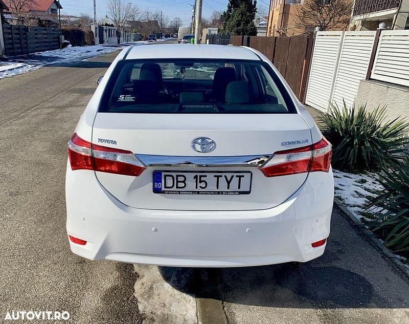 Second-hand Toyota Corolla Terra 99 CP (72 kW) 2015 Culoarealb Berlinǎ