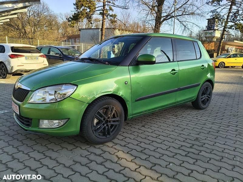 Second-hand Skoda Fabia Classic 90 CP (66 kW) 2011 Culoareverde Hatchback