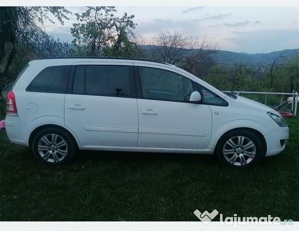 Second-hand 2012 Opel Zafira Monovolum | 3.800 EUR - Imagine 1/4