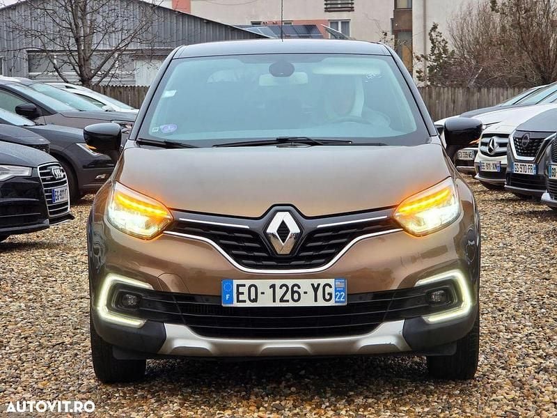 Second-hand Renault Captur Elysee 120 CP (88 kW) 2018 Culoaremaro SUV