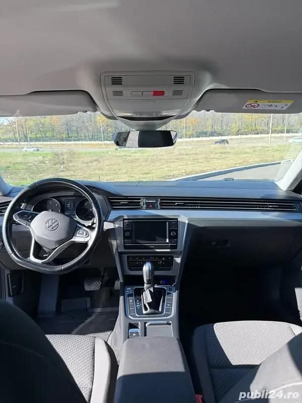 Gri Utilizat 2020 VW Passat Berlinǎ | 15.800 EUR (Preț bun) - Imagine 1/4