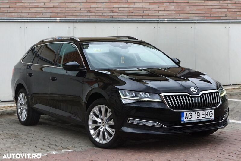 Negru Utilizat 2020 Skoda Superb Style Break | 16.900 EUR (Preț bun) - Imagine 1/4