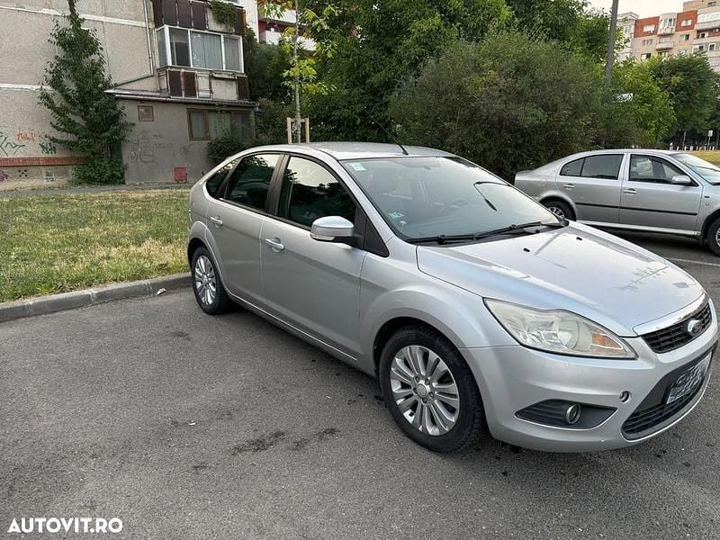 Culoareargint Utilizat 2009 Ford Focus Trend Hatchback | 2.800 EUR (Preț OK) - Imagine 1/4