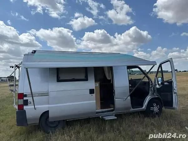 Utilizat 2001 Peugeot Boxer Van | 19.800 EUR - Imagine 1/4