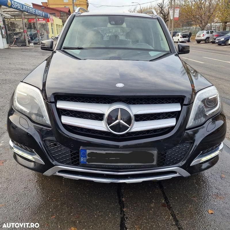 Culoarenegru Utilizat 2015 Mercedes GLK250 SUV | 11.000 EUR (Preț OK) - Imagine 1/4
