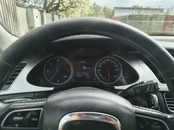 Gri Utilizat 2010 Audi A4 Break | 5.000 EUR (Preț bun) - Imagine 1/4