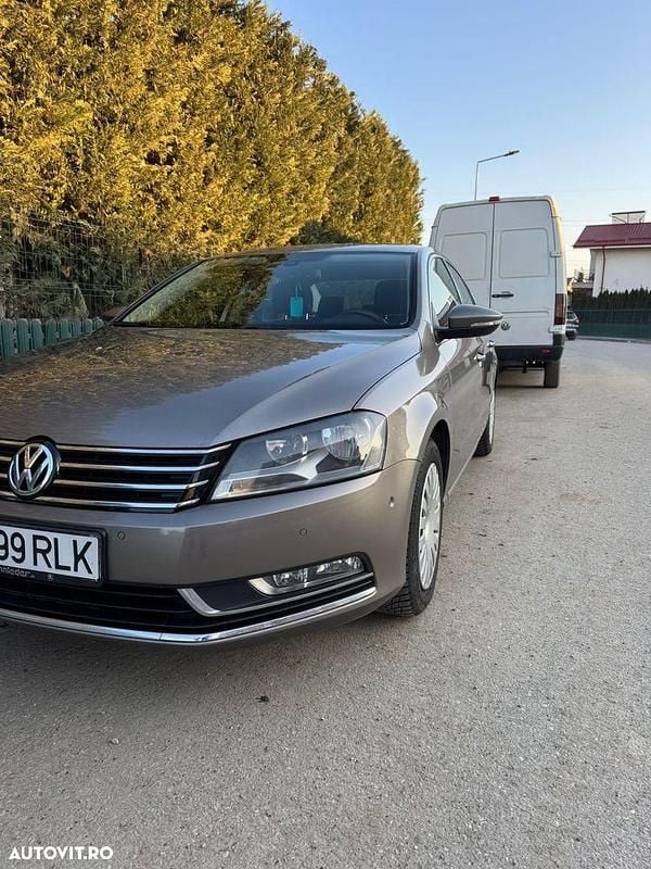 Culoaremaro Utilizat 2011 VW Passat Highline Break | 6.500 EUR (Preț OK) - Imagine 1/4
