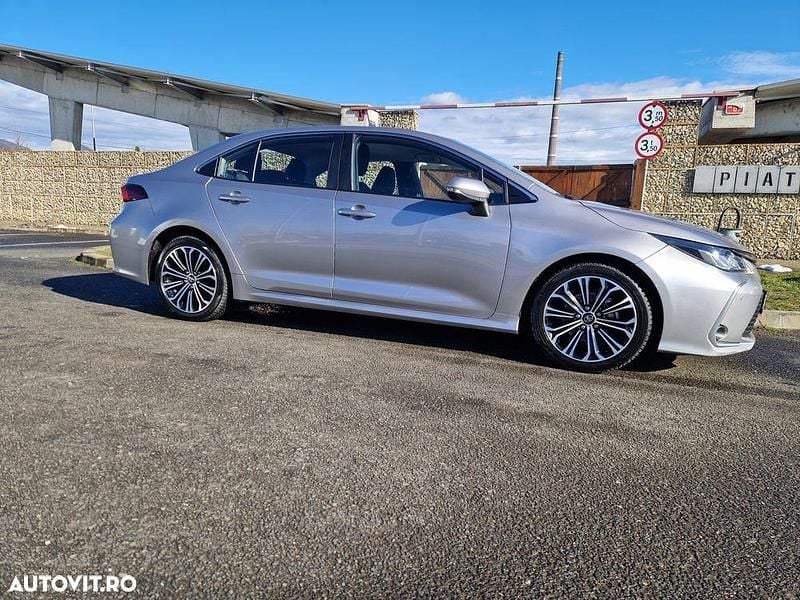 Second-hand Toyota Corolla 97 CP (71 kW) 2021 Culoaregri Berlinǎ