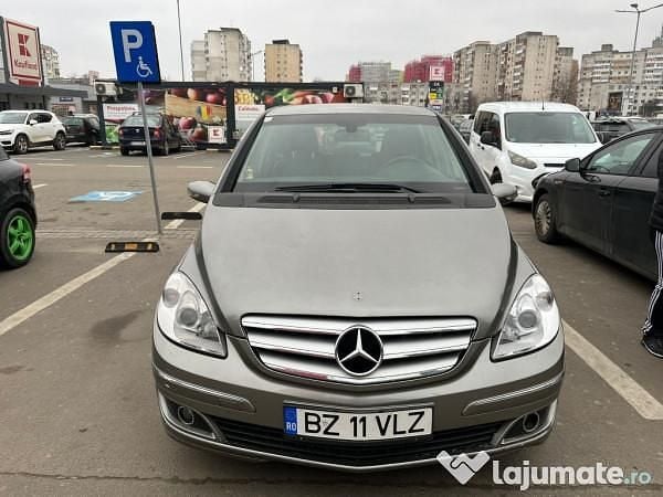 Second-hand Mercedes 180 2007 Berlinǎ