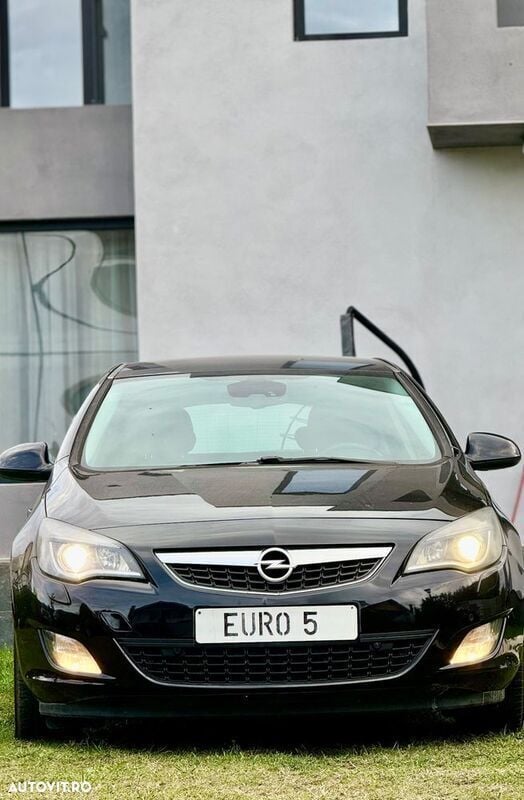 Negru Utilizat 2010 Opel Astra Hatchback | 3.700 EUR (Preț OK) - Imagine 1/4