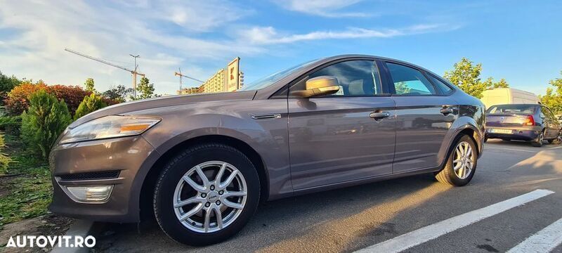 Maro Utilizat 2013 Ford Mondeo Trend Berlinǎ | 3.900 EUR (Super Preț) - Imagine 1/4